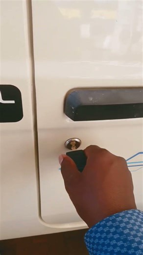 Door locking ASMR #ytshorts #driving #automobile #lifeisbutadream#excavator #farming#hindisong#asmr