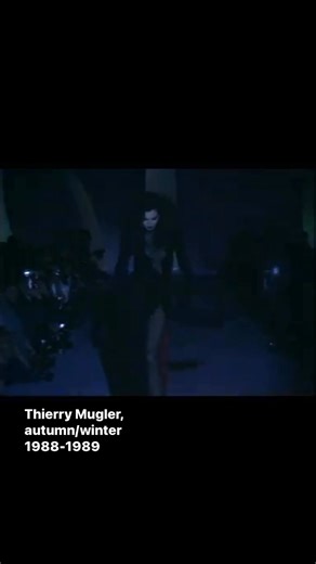 Thierry Mugler, autumn/winter 1988-1989 | Runwaymodel