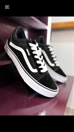 Cada jornada de producción es una nueva oportunidad 🙏 Agradecida por el trabajo, el equipo y cada cliente que confía. Seguimos creciendo paso a paso 🤍 Ventas por mayor • Hacemos envíos #Producción #Emprender #CalzadosPorMayor #DetrásDeEscena #TrabajoReal