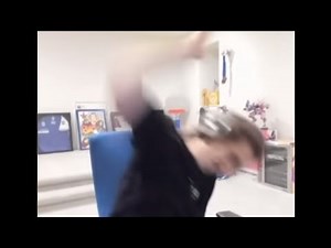 xQc Sweet Caroline desk slam