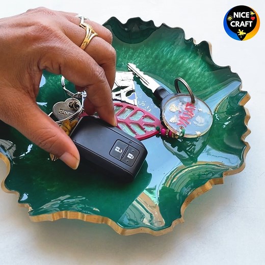 73K views · 410 reactions | Viral 3D Resin Bowl बनाना सीखे घर पर | Step by Step Guide | Resin Art Beginners | Class 7 part 2 | Nice Craft | Facebook