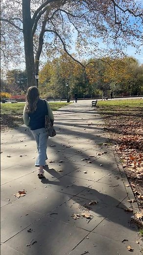 Autumn in New York 🍎 #nyc #booktok #nycvlog #libraries #museum