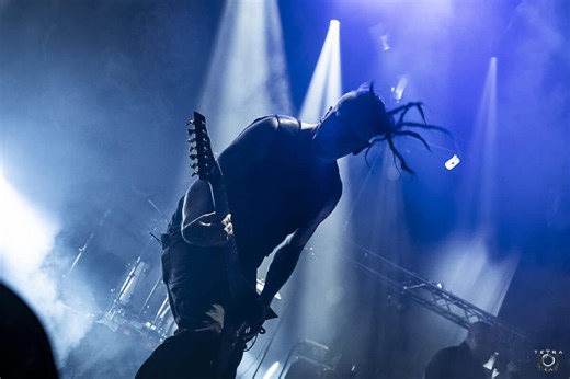 Paradise Lost a presque terminé son nouvel album ; "il devrait sortir cet automne", selon le guitariste Greg Mackintosh