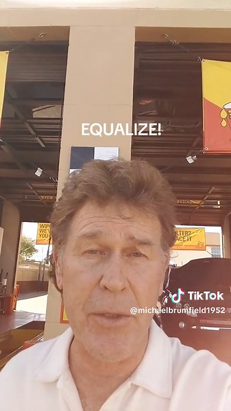 #whytheblankdoesn'teveryonecare #ufosallovertheplace #ufosarereal #aliensighting #ufosoverphoenix.com #ufofinderslive.com #MichaelBrumfield #jeffwilles