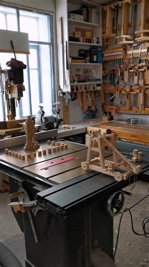 Crafting a Functional Miniature Wooden Catapult | Traditional Woodworking