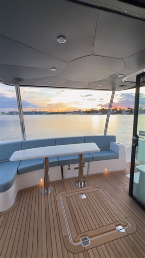 Cruisers Yachts 50 FLY is an American crafted, sophisticated vessel. With 360 degree views, and an extremely functional design, the 50 FLY meets the demands of the most discerning yachtsman. #sophisticated #functional #design | Cruisers Yachts
