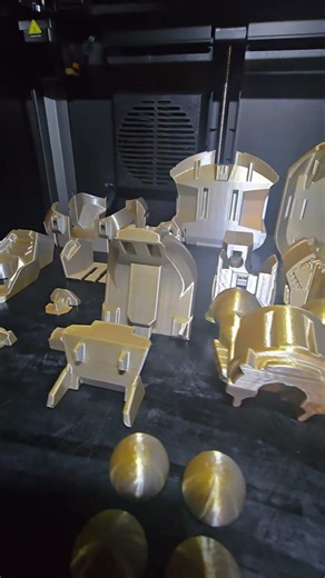 Kaiju Hunter by Toymakr3D & Gold Silver Filament by MatterHackers.