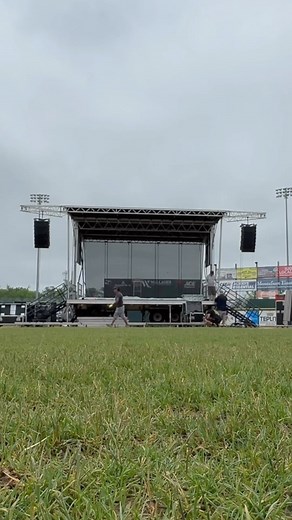 This is how it’s done😎 • • • • #stage #dynamic #dynamicusa #explore #stagedesign #staging #experiential #audio #video #lighting #timelapse | Dynamic Productions