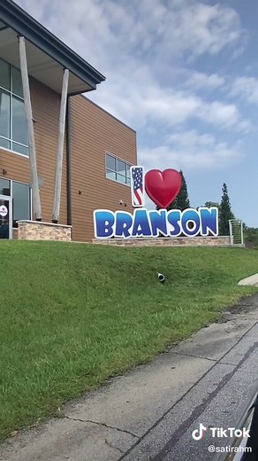 Exploring Branson with Kids: Free Trolley Rides
