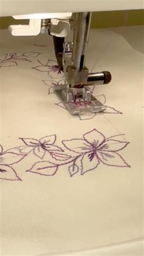 Don't forget about your Maxi Art Stitches! We made a festive wreath using stitch 5.4.7 on the quilt expression™ 720 sewing machine. | Pfaff North America