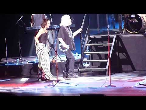 Graeme Edge gettin' down on Higher & Higher