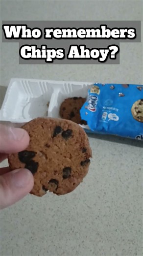 Who remembers Chips Ahoy? #chipsahoy #cookies #yummy #fyp #food