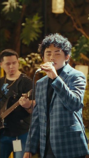 Naiilang (Live at The Cozy Cove) - Le John