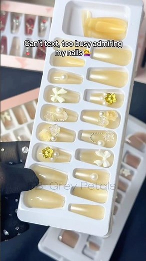 💅✨ 24 Pcs Fake Nails in a Box 💖Get salon-style nails at home 💕From - Grey Petals 🇧🇩