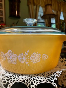 Vintage Pyrex, Butterfly Gold 2 1/2 Qt. Casserole Dish With Lid - Etsy