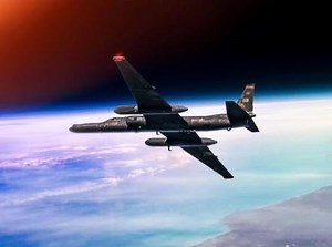 U-2高空侦察机在地球大气层边缘21336米进行了首次近太空拍摄。