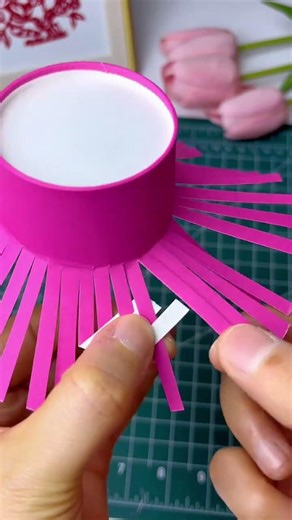 Teach you how to make spring hats with disposable paper cups. Spring handicrafts. Paper cup hand