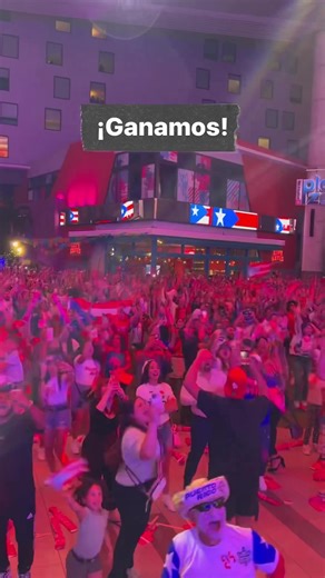 Los BORICUAS celebrando la victoria del Team Rubio desde el Distrito T Mobile en San Juan 🔥⚾️🇵🇷 🎥via: @backpackingluis & @distritotmobile #PuertoRicoGram #PuertoRico #PR #TeamRubio | Puertoricogram