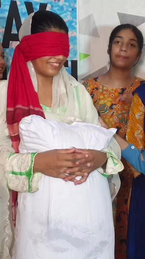 Blindfolded Pillow Fight Challenge - Hilarious Fun and Unexpected Twists Welcome to our channel, where laughter knows no bounds! In today's video, we're diving headfirst into the Blindfolded Pillow Fight Challenge, a game that's part hilarity, part chaos, and all fun! Get ready to witness epic battles, unexpected twists, and a whole lot of laughter. Challenge Rules: Blindfolds on, inhibitions off! Our brave participants take on this challenge blindfolded, making every swing and every hit a surpr