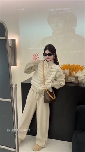 我从来不强推顾客买衣服 因为我见过三分钟付款 也见过三个月还在等打折特价的 无论便宜还是贵 我相信每件衣服都会等到它的主人#清货倒计时 #特价捡漏