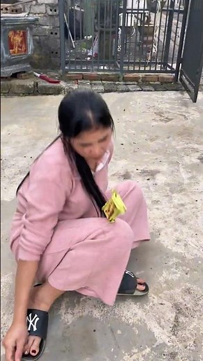 Trying to Help… But Not Really 😂😂 | The Most Useless Help Ever #funny#comedy#fail#funnyshorts