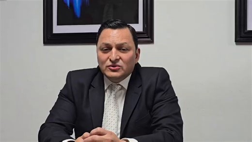 La explicación es coherente, y si le doy la razón a Rodolfo.No tienen por que grabar las imagenes o PDFs, por que los documentos se generan en el momento. La base de datos es la fuente de la información, no se necesita mas que generar el documento en tiempo real, pero eso multiplica el volúmen de datos a transferir y tiempo para generarlo.A 380 KB de un pdf promedio del Renap, a 18 millones de registros, serían 6.37 TB que si se notaría el trafico y hubiera tomado un buen tiempo, especialmente l
