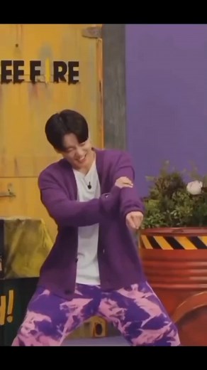 #who_is_most_funny_member_cmt🤣🤣🤣🤣#taehyung #jimin #jhope #jin #suga #jungkook #rm #bts #army #bts_official_bighit #btsfunnyvideo