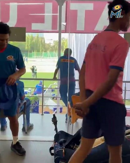 Sachin meets youngsters from RR | Mumbai Indians