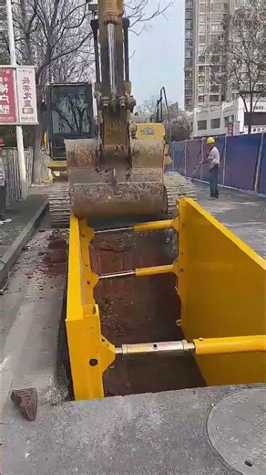 Trench Protection System – Hydraulic Support Setup