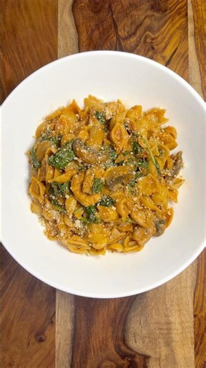 Creamy chicken mushroom spinach pasta 🍝 #dinnerideas #chickenpasta #spinachpasta #mushrooompasta