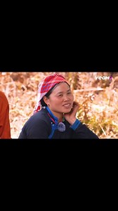 914K views · 32K reactions | - Flexing một cách nhẹ nhàng và tinh tế. - Không có ý giấu cũng không có ý khoe. - Nhân tiện đây mới nói. - Bằng tất cả sự khiêm tốn. "EM LÀ ĐỘI TRƯỞNG ĐỘI VĂN NGHỆ" | Trái Dâu nhỏ của Duy Khánh ZhouZhou | Facebook