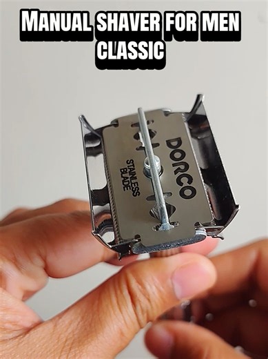 Classic Manual Shaver for Men: A Timeless Grooming Tool