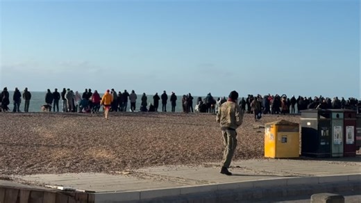 Down at the gallery today 🎨 Doors are open and I’m in, working away as usual. It’s the Santa Swim down on the seafront, so if you fancy watching a herd of slightly unhinged Santas charge into the sea on Christmas Day, you’re perfectly placed 🎅🌊 Pop in, warm up, have a look around, then wander off to witness festive madness. Brighton at its finest. Merry Christmas, however You celebrated it🎄 | Antfox Gallery