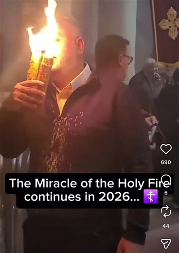 Το Άγιο Φώς μόνο στον Έλληνα Ορθόδοξο Πατριάρχη δίνετε. Δόξασοι ο θεός και φέτος..