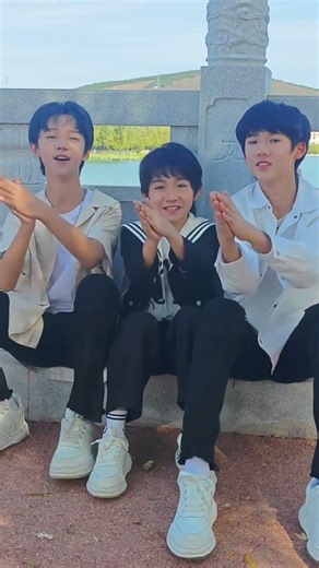 #LoveSetUsGoing TFBOYS Happy Moment Laughing @Guo Junyu @Yu Junxi