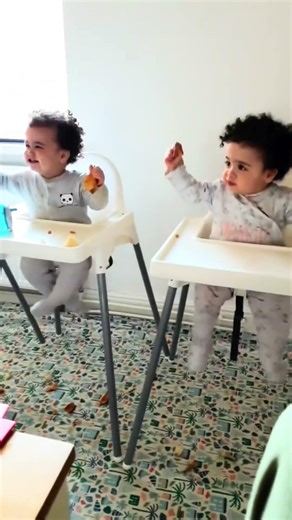 These babies can't handle how good Wheels on the Bus is #babylove #musictime #adorable