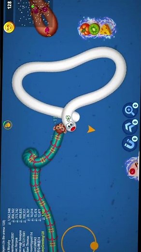 حركة أسطورية في لعبة الدودة! دودة الساندوتشات هزمت أكبر دودة في السيرفر 😱 #Worms Zone