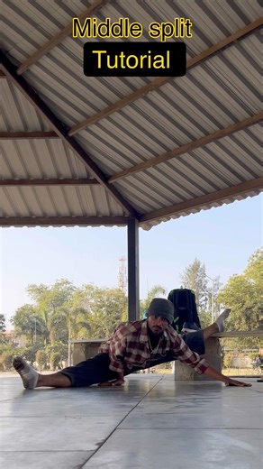 Middle split Tutorial…🤸🏾‍♀️ #youtubeshorts #dance #middlesplits #tutorial #video