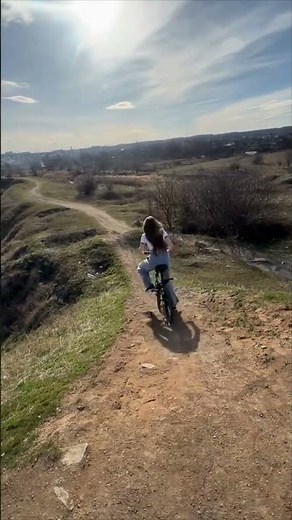 Girl Loses Balance and Falls While Cycling Downhill