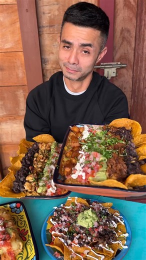 🌮🔥 LA PRIMERA Y MÁS BRAVAZA BARRA LIBRE MEXICANA DEL PERÚ 🇲🇽💥 👉 S/49.90 de lunes a viernes, de 12 a 4 PM 👉 Fuera de ese horario y feriados: S/59.90 ¡Sí, cuate! Nosotros trajimos este concepto primero: Una barra libre 100% tex-mex, sin límites y con puro sabor chingón. Aquí no vienes a probar, vienes a DEVORAR: 🌯 Burritos gigantes 🧀 Gringas bien sabrosas 🥙 Tostadas crocantes 🌮 Quesadillas rebosantes 🥑 Nachos tex con toppings hasta el cielo… Todo hecho en casa, desde las tortillas hast