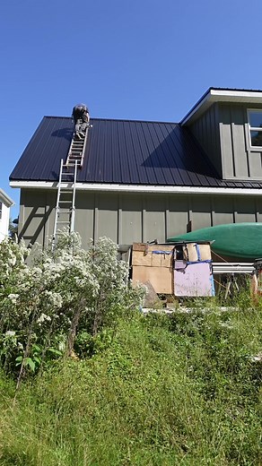 Ladder hooks for a steep roof 🤩🤩🔥🔥 #diy #homeimprovement #roofing #homeoffice #bathroomremodelingteacher