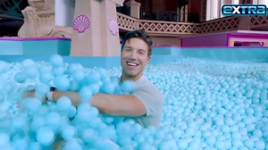 16K views · 84 reactions | Atlantis Bahamas is turning pink this summer, teaming with Mattel to create the ultimate Barbie beach vacation! ☀️ Guests can experience a Barbie-themed café, private poolside cabanas, and even a Barbie suite in the amazing world they’ve created at the world-famous oceanfront island paradise. Learn more : https://bit.ly/BBBVEXTRA #AtlantisBahamas #BarbieAtAtlantis | Extra | Facebook