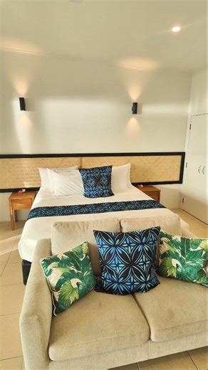 Room Tour! Premium Beachfront Room Resort Tava'e Aitutaki, COOK ISLANDS | What Katy Did Next