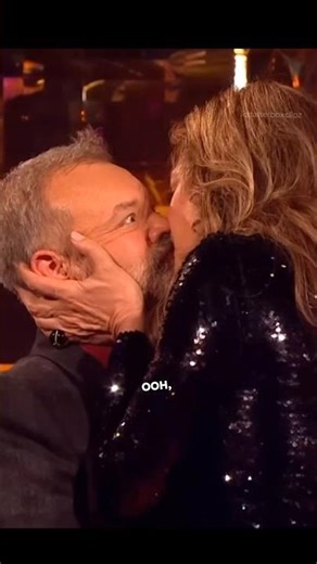 This is how Meryl Streep kisses on camera 😳