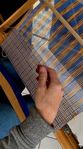 The satisfying geometry of log cabin weaving #weaving #loom #design