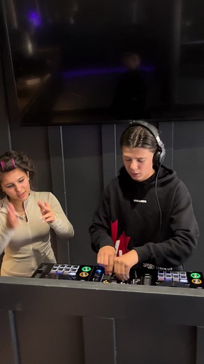 Young dj Ralphie eames bringing the 🔥🔥 these 2 As a dj duo are 🔥🔥🔥 @Ralphie.Eames @🩵𝐍𝐄𝐋 #viralvideo #housemusic #youngdj #youngstar #juvy #djlessons #dancehall