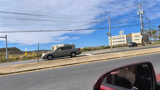 Bethlehem city Engine 9 screaming clearing the intersection for the commercial structure fire at Bethlehem compost center | Two Idiots Buffing