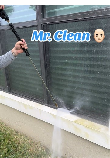 Mr. Clean 👨🏻‍🦲🧼 #powerwashing #commercialcleaning #cleantok