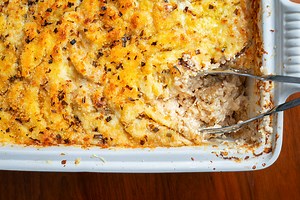 Momofuku Noodles Mac and Cheese with Crispy Scallion Breadcrumbs