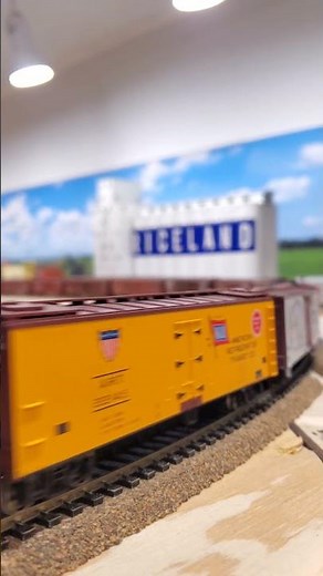 4 Locomotives with @Soundtraxx Tsunami 2 pulling 50+ cars!!!